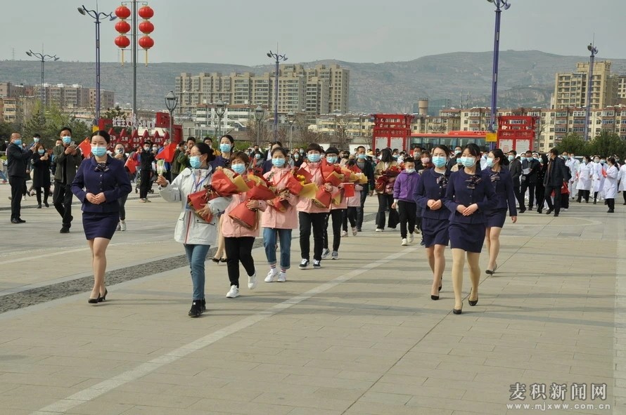不辱使命 英雄凱旋！麥積區(qū)馳援武漢5名醫(yī)務(wù)人員回家了