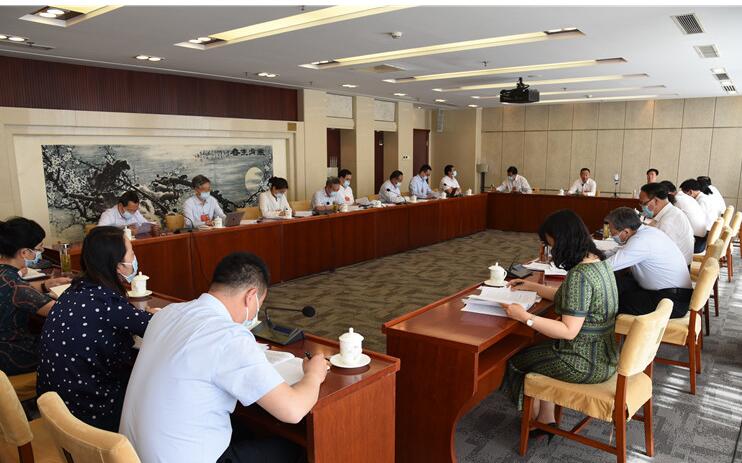 【兩會(huì)快訊】甘肅代表團(tuán)分組審議全國(guó)人大常委會(huì)工作報(bào)告，唐仁健參加第二小組會(huì)議并發(fā)言