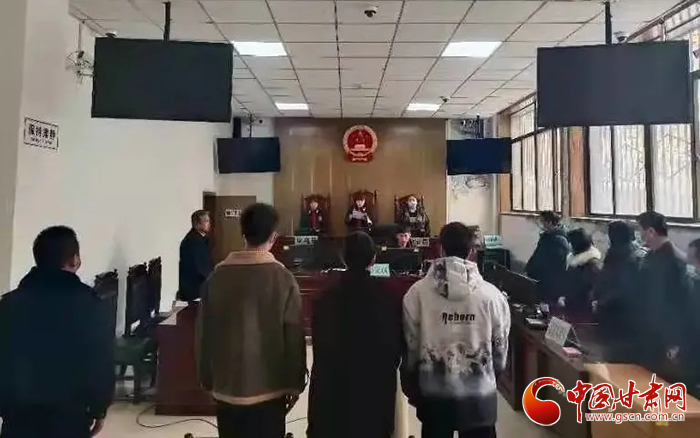 依法帶娃！甘肅省平?jīng)鍪邪l(fā)出首份《家庭教育令》